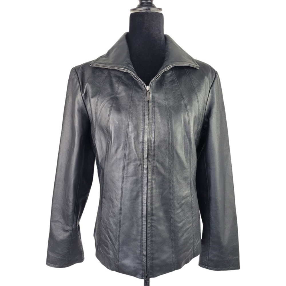 East 5th woman’s black Classic full zip leather jacket size M Petite